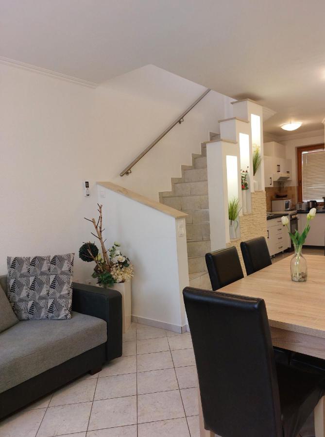 Apartmancentrum Gyula Exterior photo
